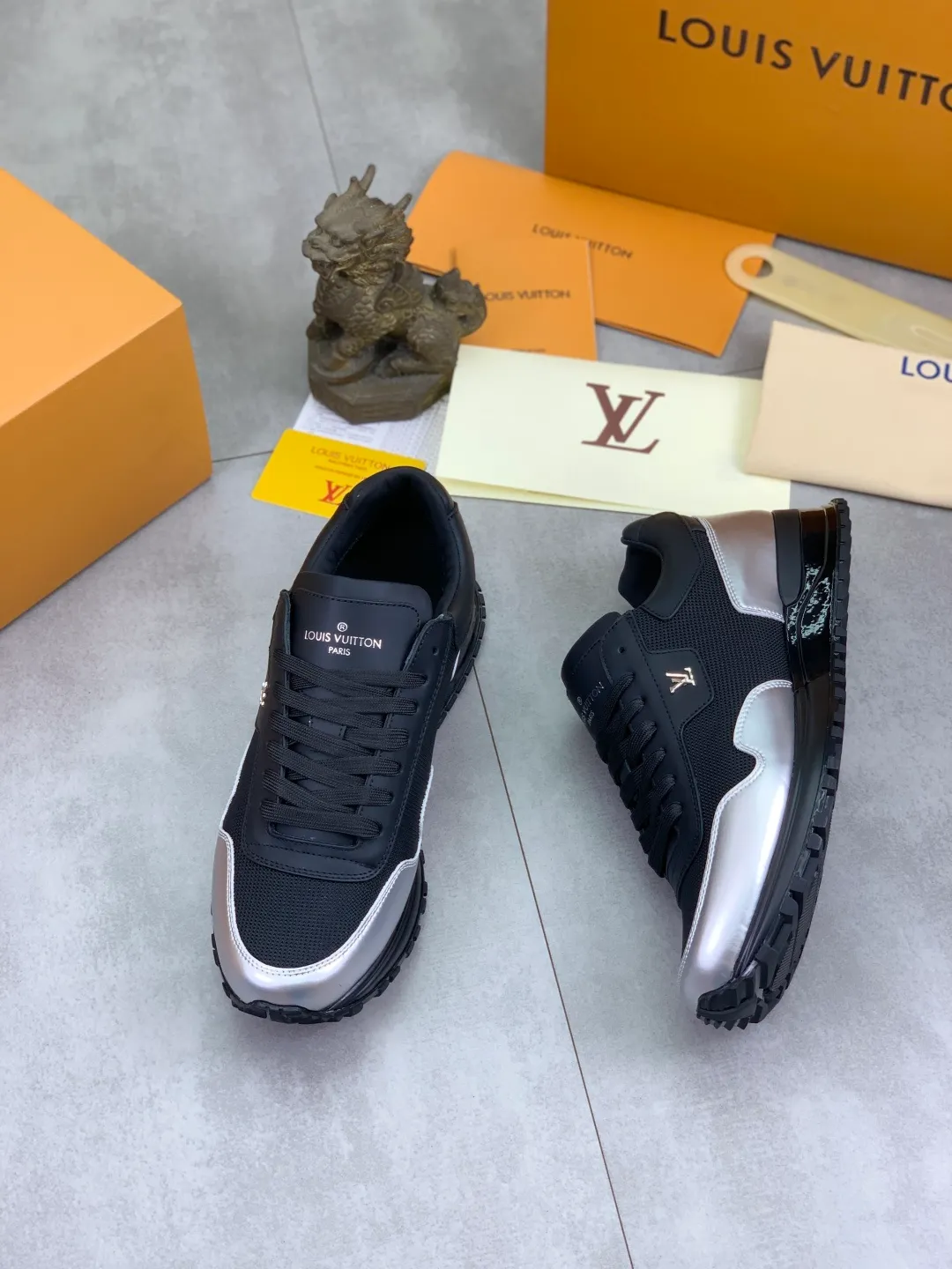 Men's men's shoes 💰P680 new style 💶[LOUIS VUITTON] (original order) new style 🍀LV Louis Vuitton * - top version of LV classic trendy shoes! Made of imported original cowhide and water-dyed cowhide lining. The latest original wear-resistant rubber combination outsole! High quality products! Multiple colors available, code number: 38-44 (45 46 customized)